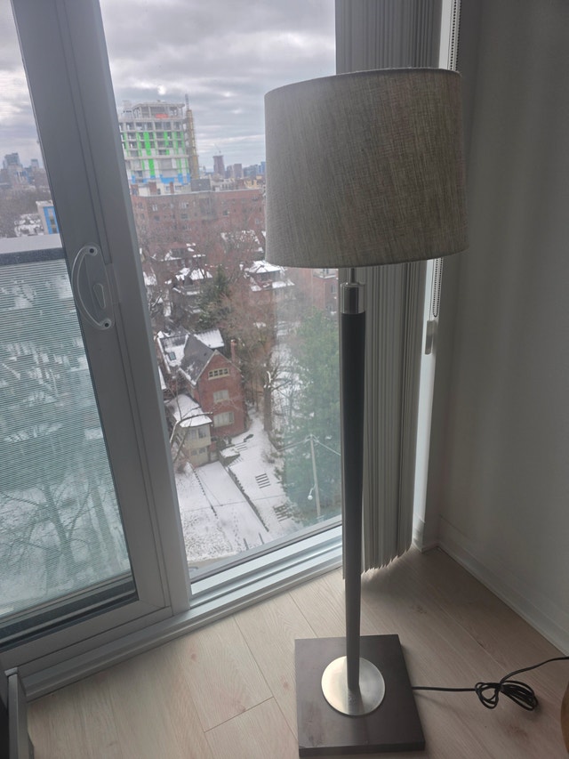 Solid Moody floor lamp - sturdy - photo 2