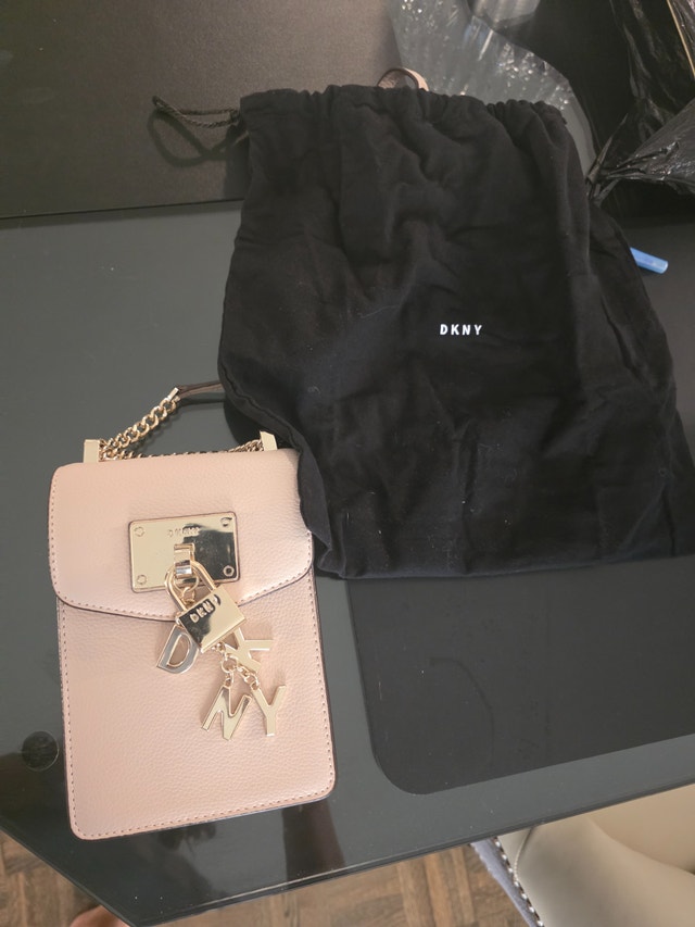 DKNY Brand new leather cross body with dust bag - photo 3