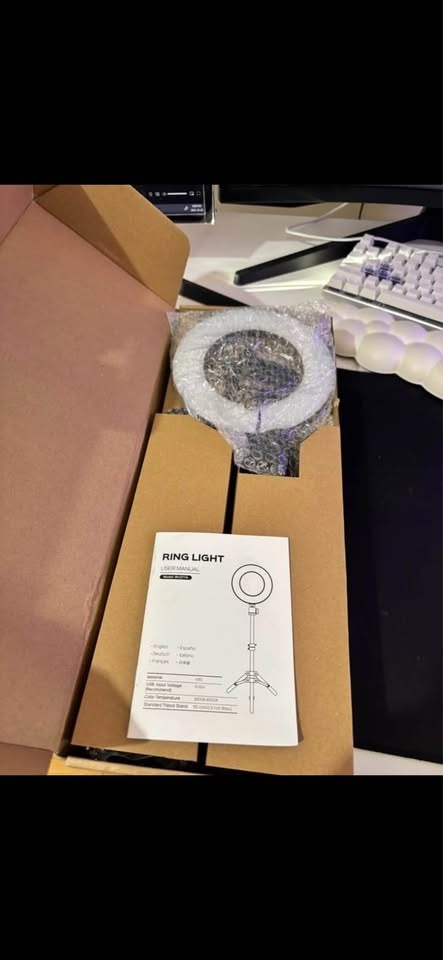 Victsing 6" Selfie Ring Light with Tripod - photo 2