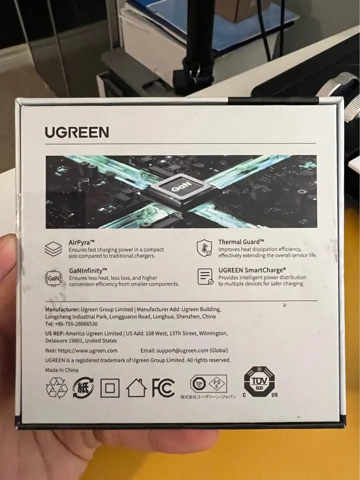 UGREEN Pro 4-Port 160W GaN Fast Charger image indicator(4)