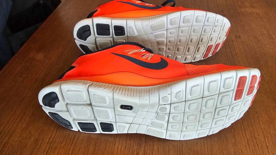 Nike Free 5.0 Running Shoes Size 10.5 - photo 4