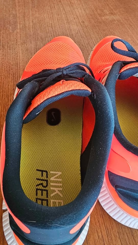 Nike Free 5.0 Running Shoes Size 10.5 - photo 5