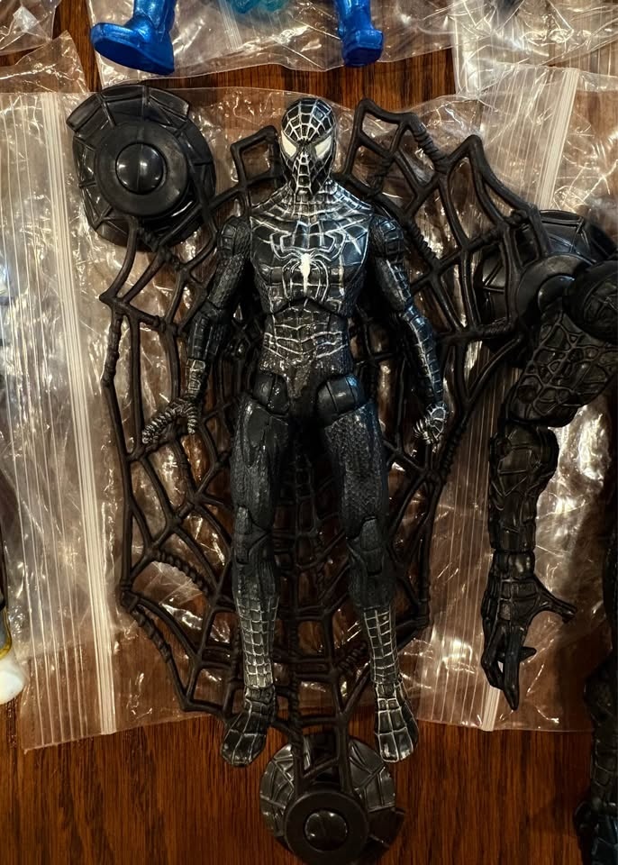Spider-Man 3 Black Suit Spider-Man & Venom Action Figures (2007) - photo 3