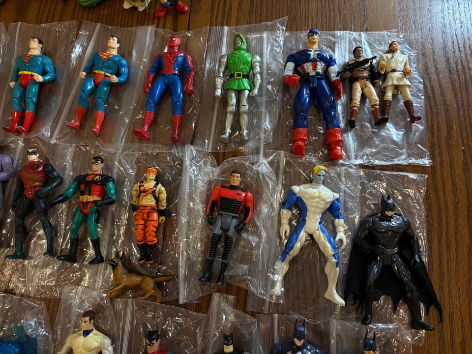 Large Vintage Toy Lot - Batman, Superman, Marvel, Garfield, Sesa - photo 4