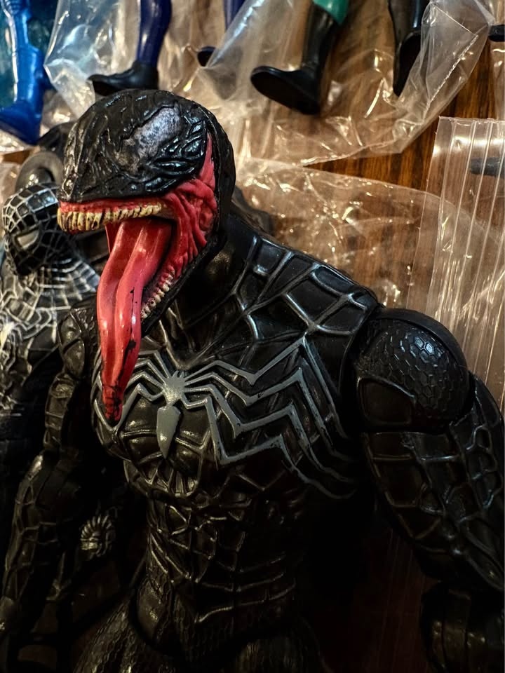 Marvel Legends Venom - Spider-Man 3 Sandman Series (2007) - photo 4