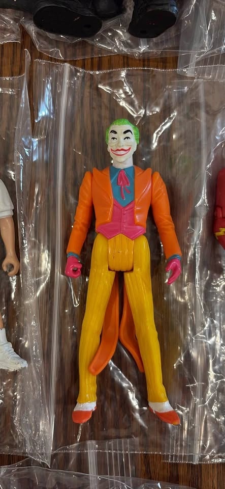 1997 Kenner DC Comics Joker Action Figure - Vintage