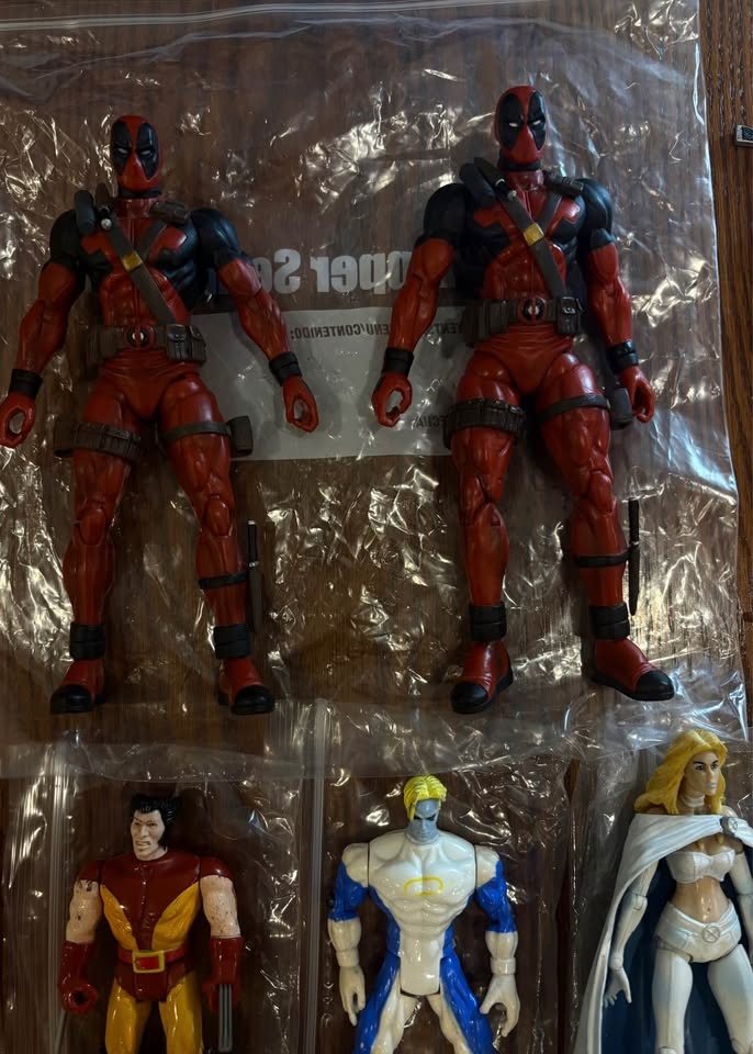Marvel Deadpool & X-Men Action Figure Lot - photo 3
