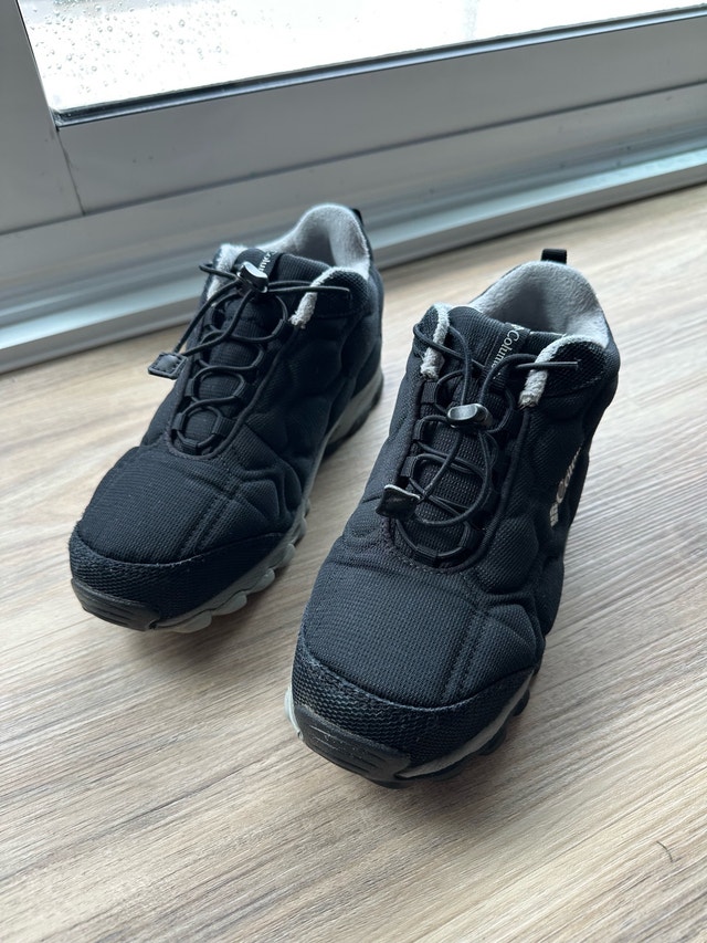Columbia Shoes - Size USA 4, UK 3, EUR 35, cm 22