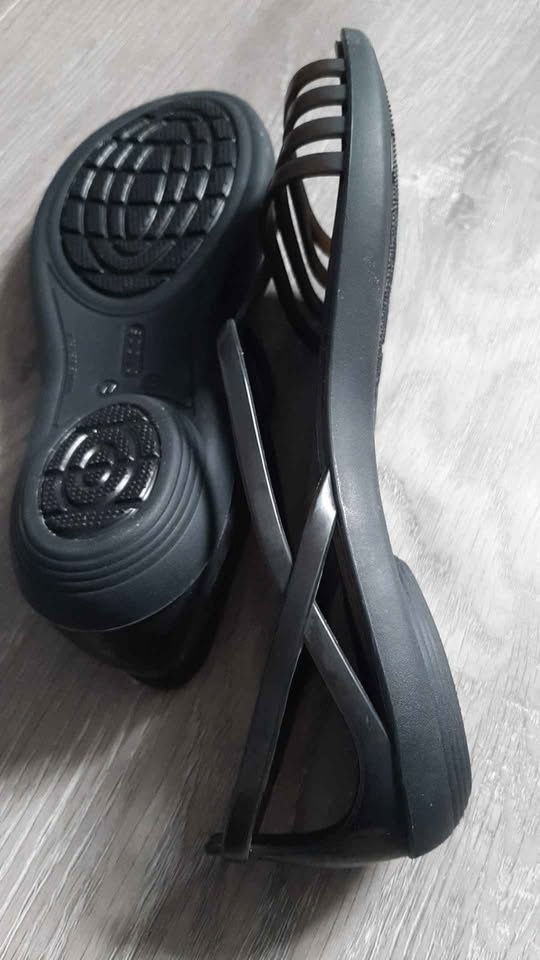 W Crocs Size 5 - photo 2