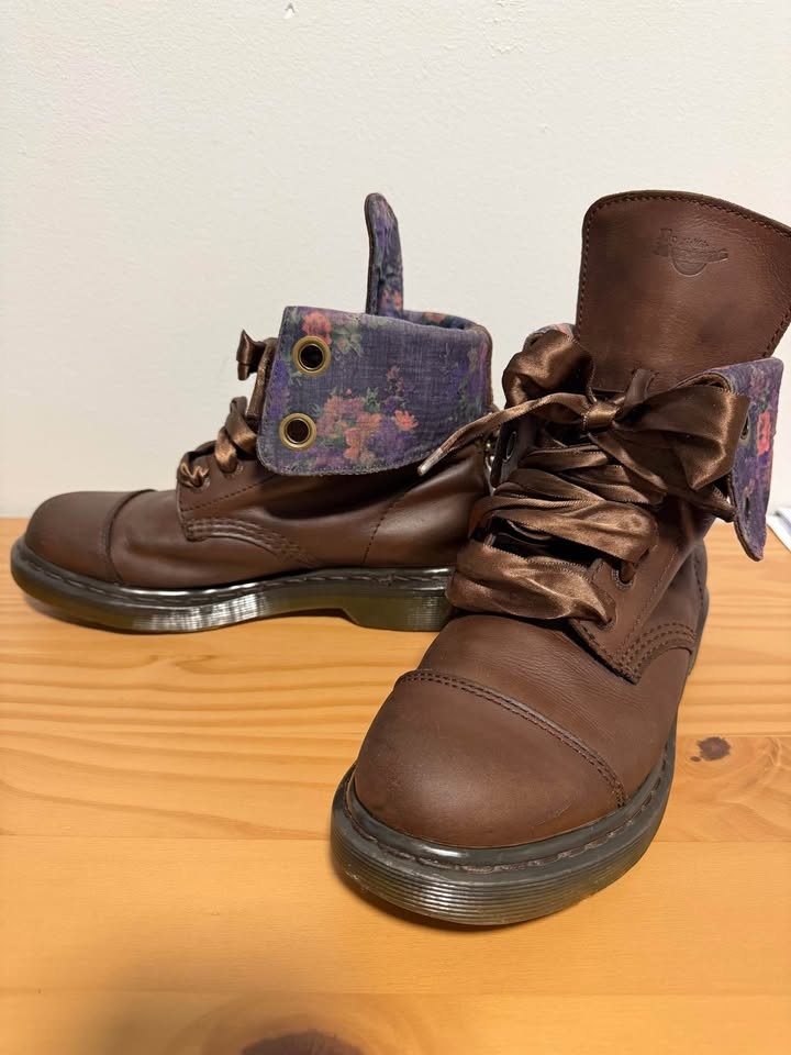 Dr. Martens Triumph Aimilita Aimee Fold Over Floral Boots - photo 3