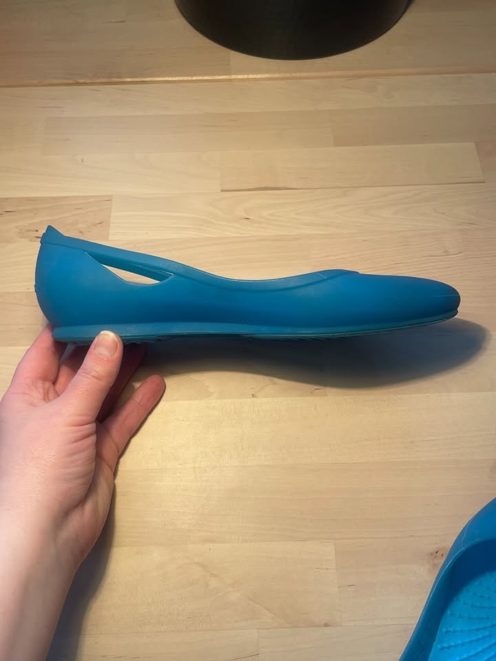 Crocs Ballet Flats - Size US 6 - photo 3