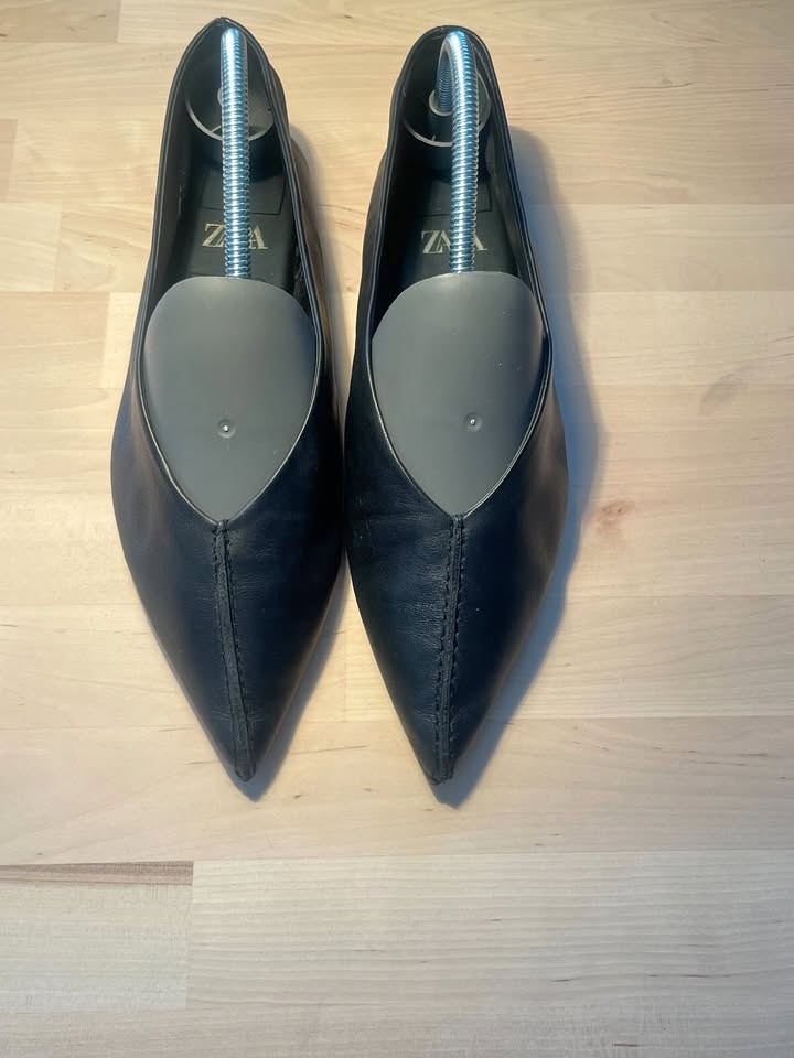 Zara Black Leather Pointy Ballet Flats - US 6-6.5