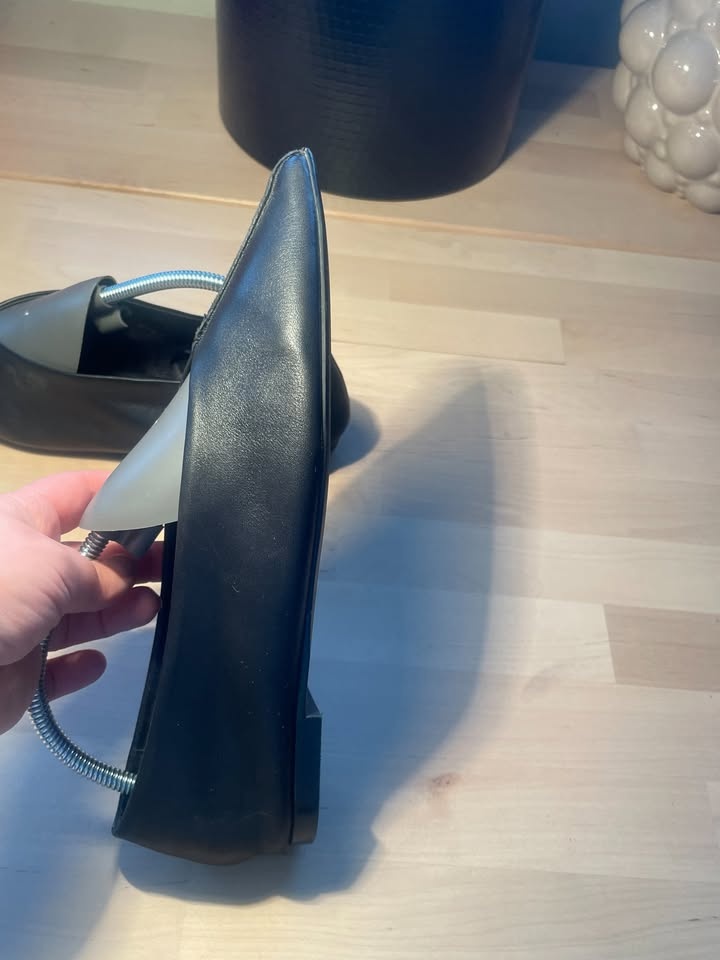 Zara Black Leather Pointy Ballet Flats - US 6-6.5 - photo 3