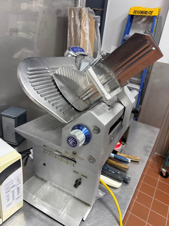 Lario Elec commercial meat slicer (NEEDS WORK) - photo 2