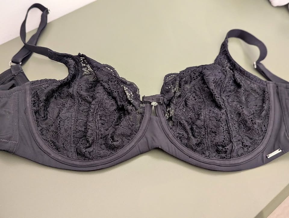 Bras Various Sizes 38DD/34DD/34G (34DDDD)