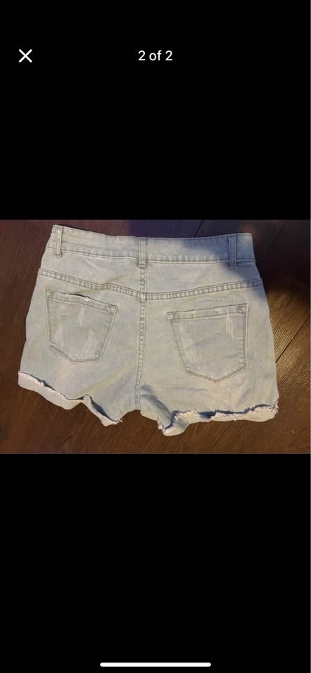 BRAND NEW Woman’s ripped jeans - photo 2