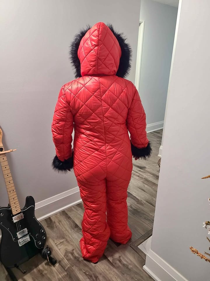 🇨🇦 Ladies Snow Fashion suit - Size M