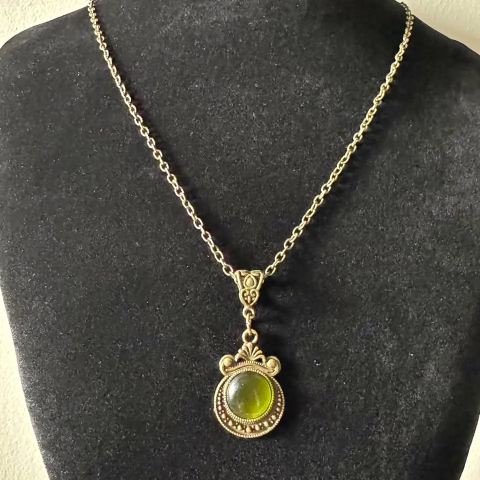 Victorian Renaissance Olive Green Pendant Necklace thumbnail