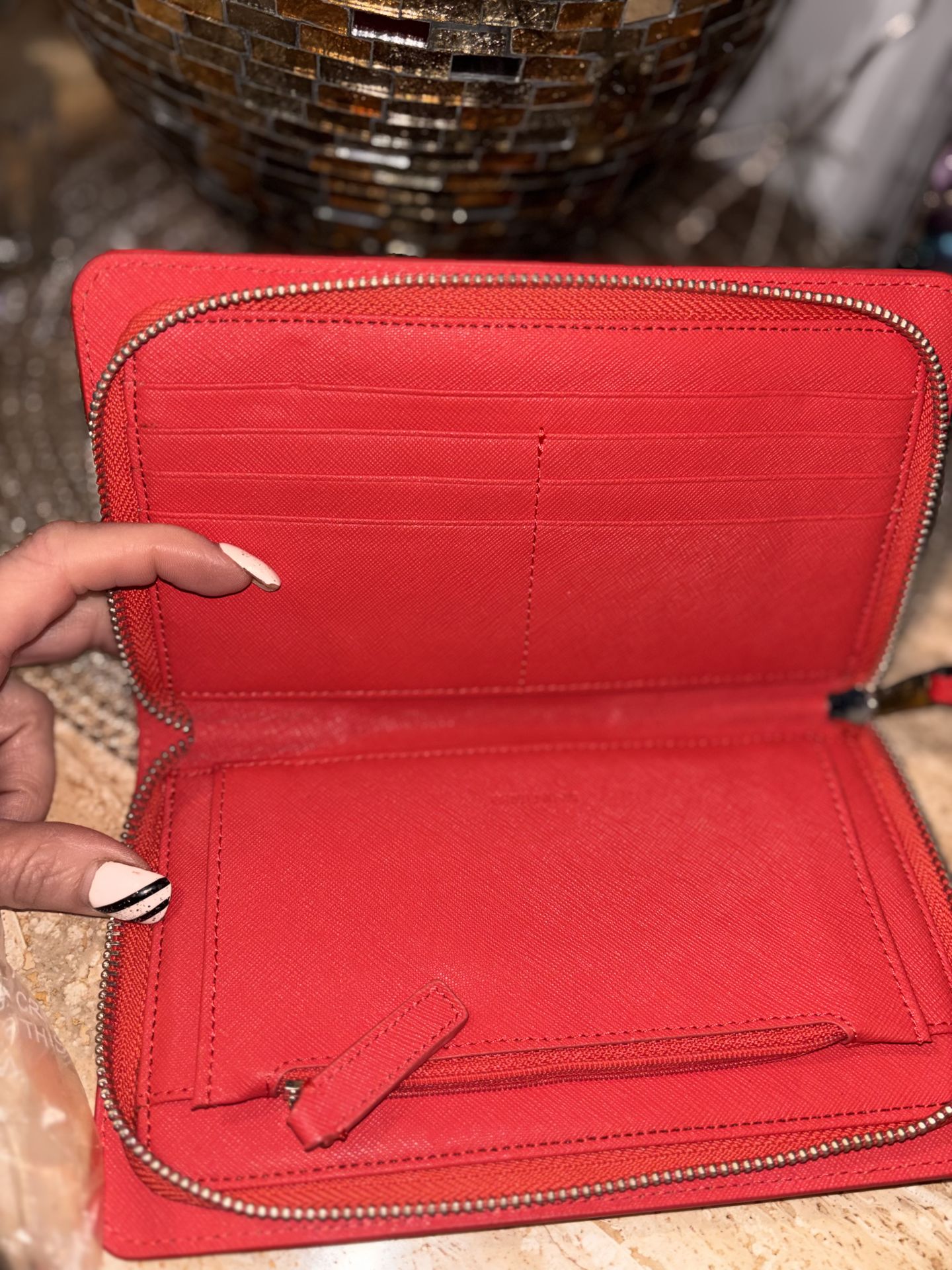 Calvin Klein Red Saffiano Leather Wristlet Wallet | New w/o Tags - photo 4