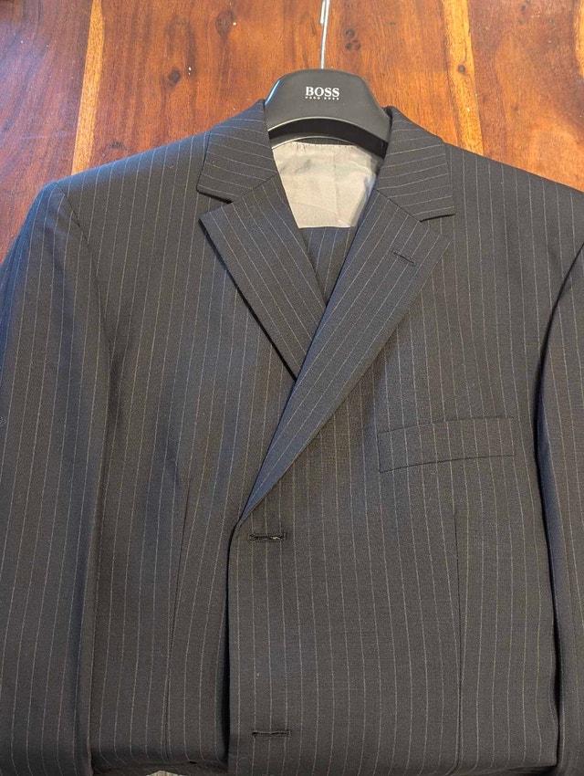Hugo Boss Suit - photo 2