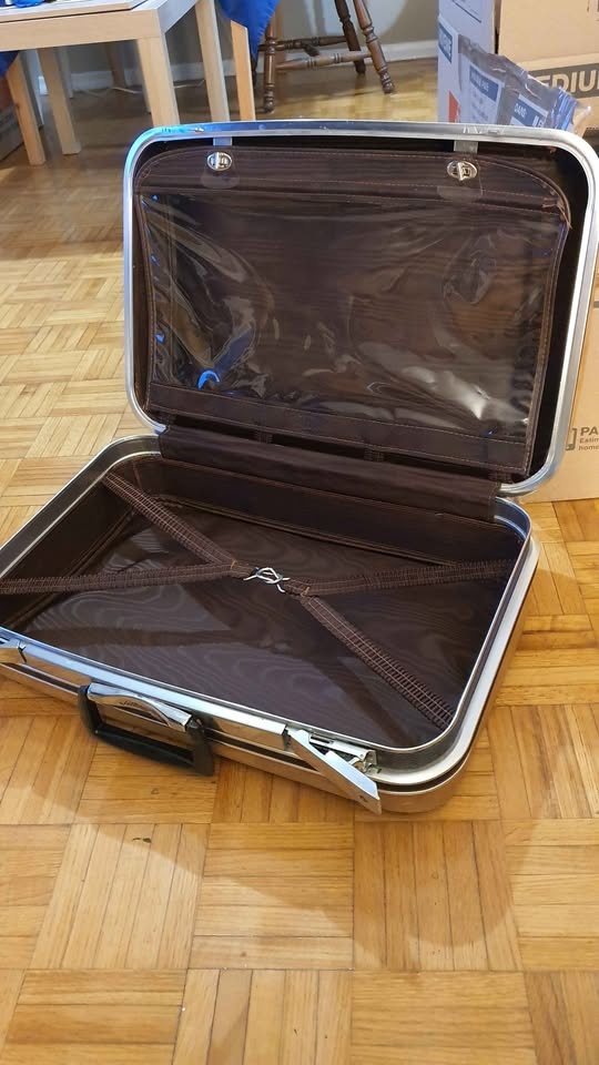 Vintage 1960s Jetliner Handheld Suitcase - photo 2