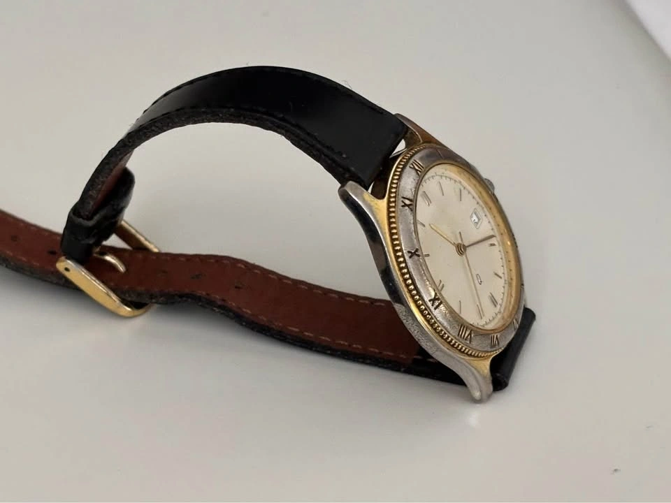 Vintage Timex Q Roman Dial Gold Silver Tone Quartz Watch - photo 4
