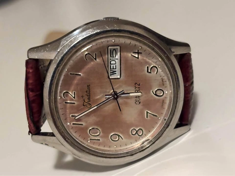 Vintage Rare Dial Tradition Quartz Watch by Citizen - photo 2