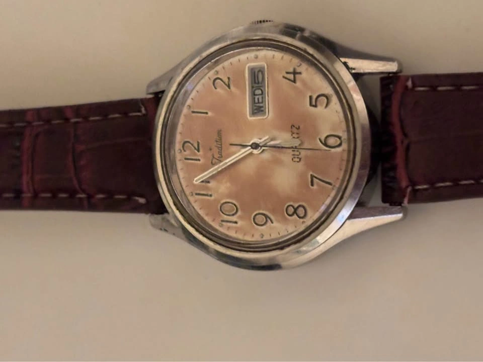 Vintage Rare Dial Tradition Quartz Watch by Citizen - photo 3