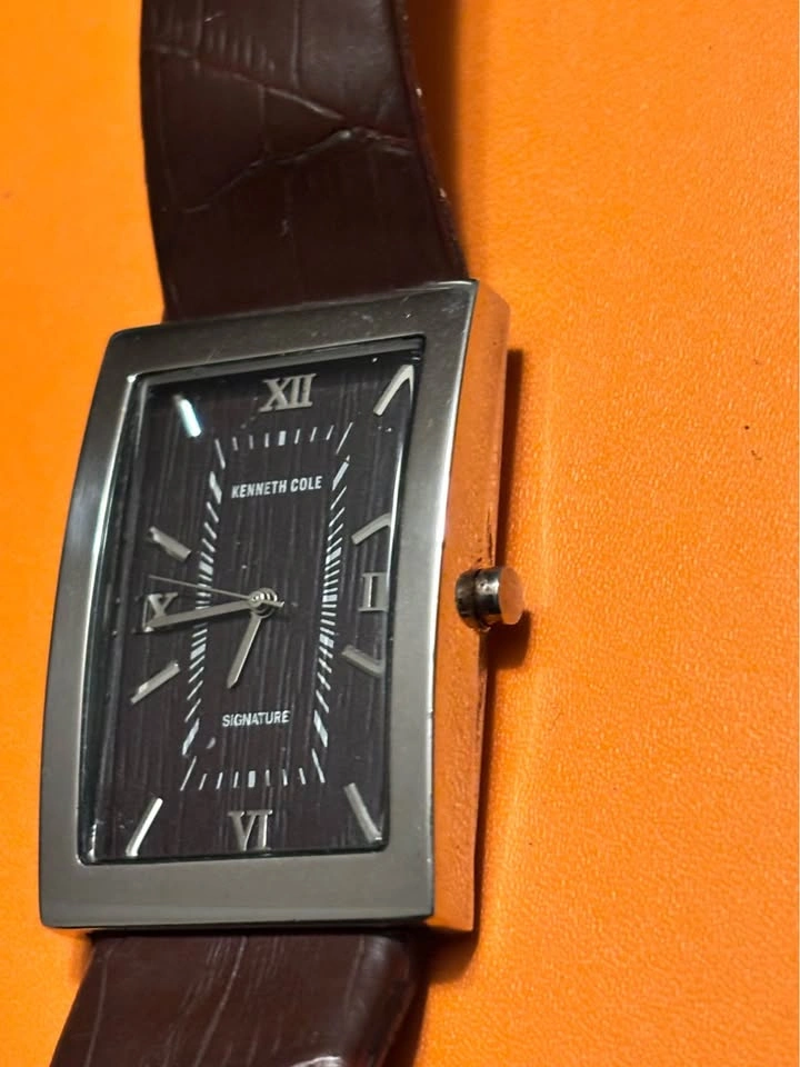 Kenneth Cole Signature Watch - New Battery - photo 3
