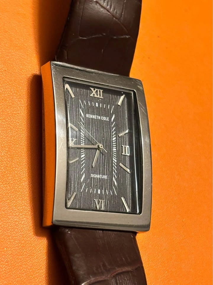 Kenneth Cole Signature Watch - New Battery - photo 4