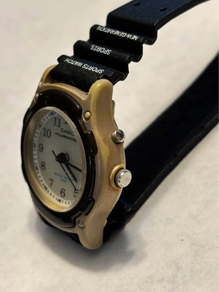 Casio Women's Sport Watch - New Battery - photo 3