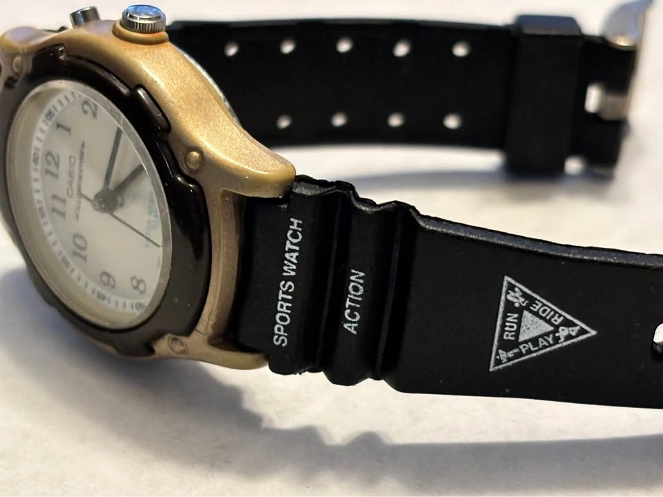 Casio Women's Sport Watch - New Battery - photo 4