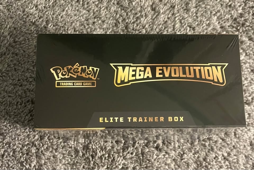 POKÉMON MEGA EVOLUTION LUCARIO ETB New Sealed - photo 3