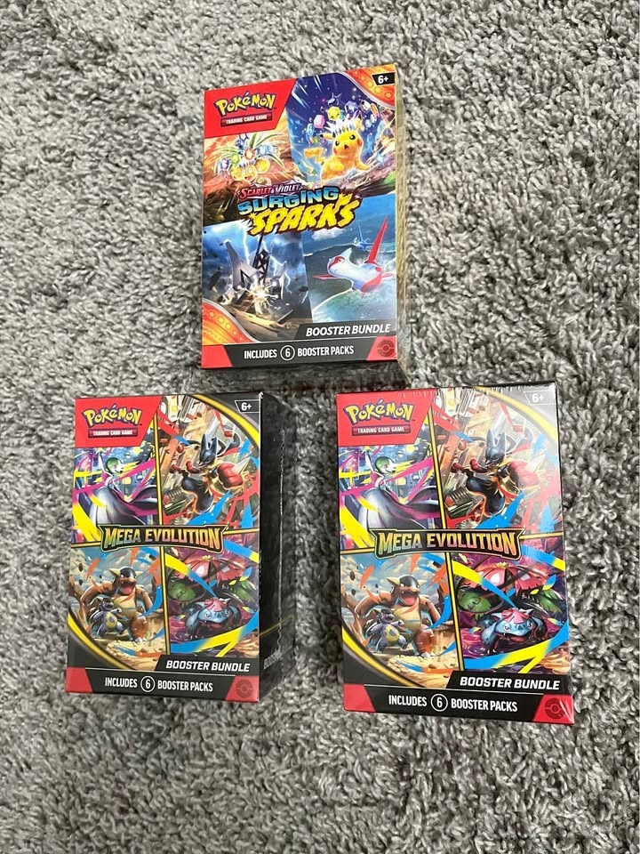 POKÉMON BOOSTER BUNDLE LOT