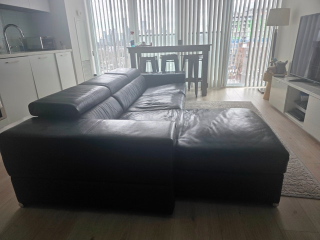 Natuzzi Italia Avana Leather Sofa - Modern, Adjustable