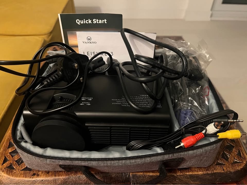 Vankyo Leisure 3 Mini Projector – Full Kit w/ Carry Case & Remot - photo 3