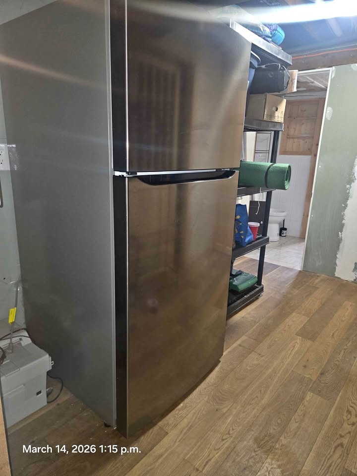 Modern LG Refrigerator (2024 Model) – Excellent Condition!