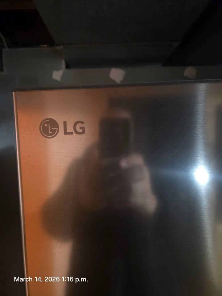 Modern LG Refrigerator (2024 Model) – Excellent Condition! - photo 3
