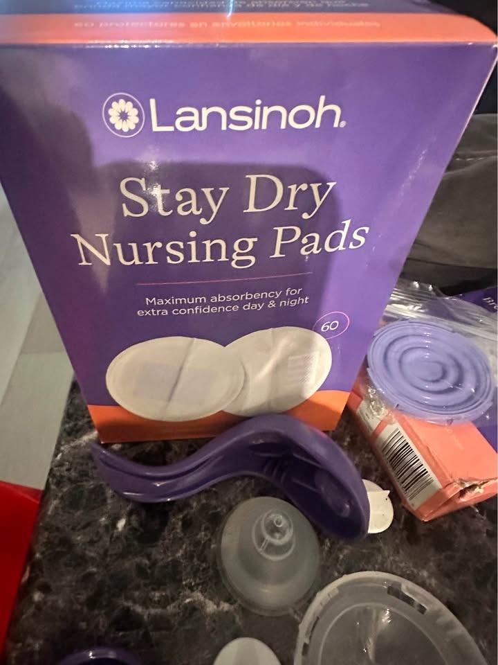 Breastmilk Storage Bags, Bottles & Nursing Pads - photo 2