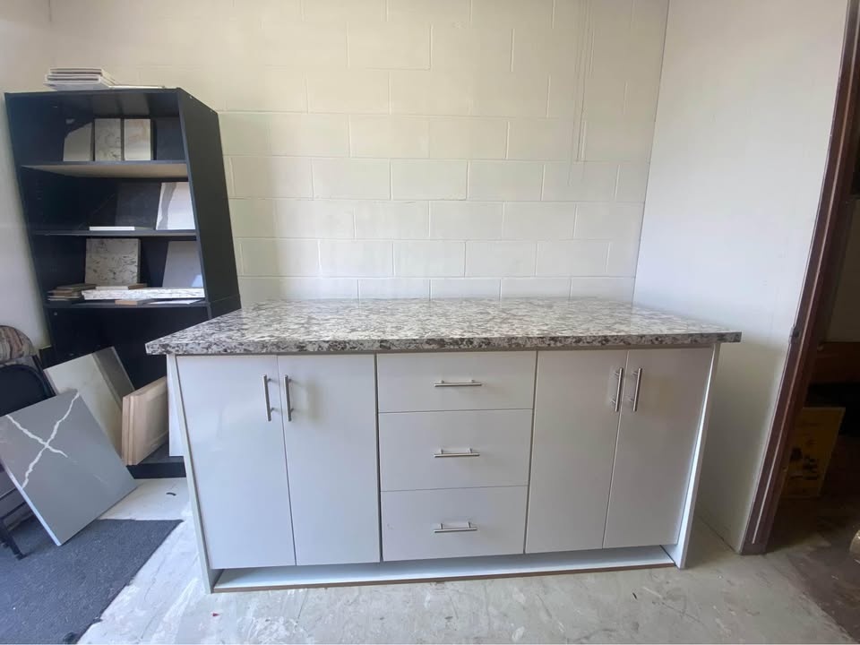 Kitchen island with countertop 66" x 36" white high gloss - photo 2