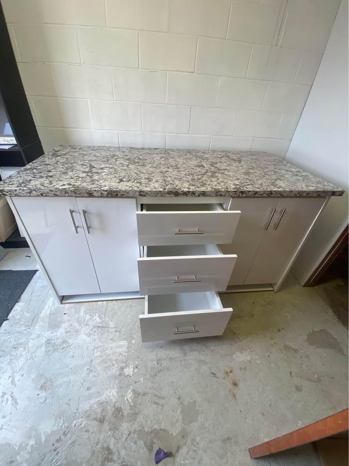 Kitchen island with countertop 66" x 36" white high gloss - photo 3
