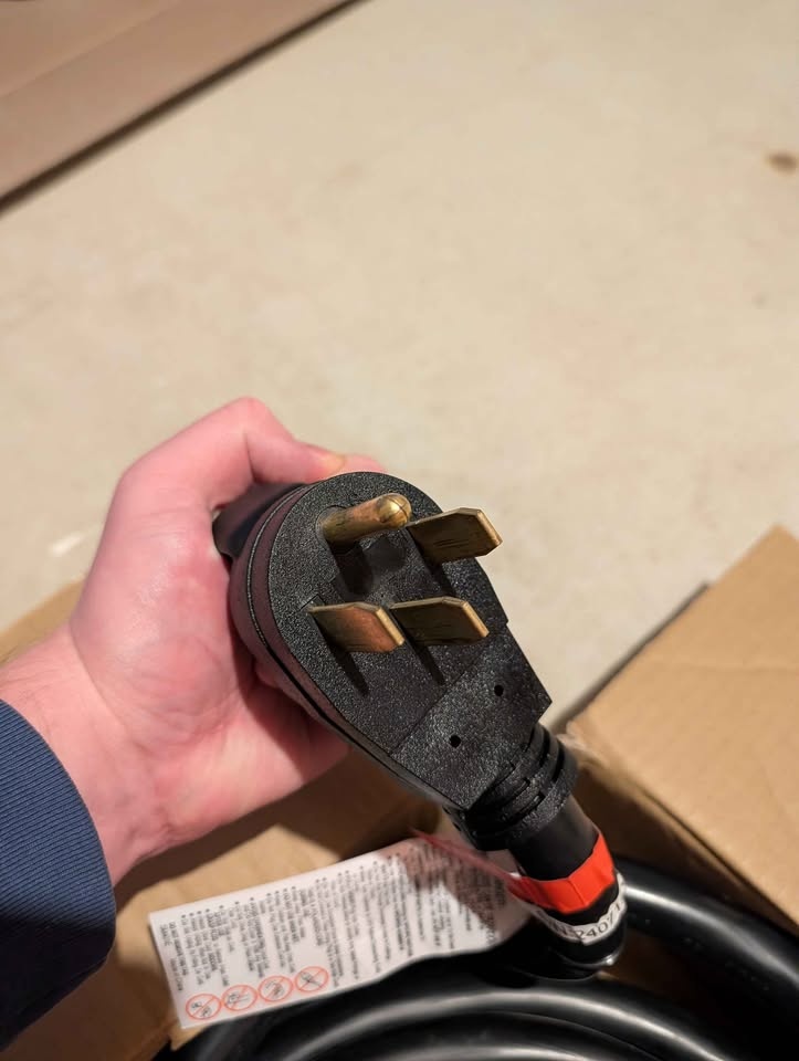 VEVOR NEMA 14-50 RV Extension Cord - photo 3