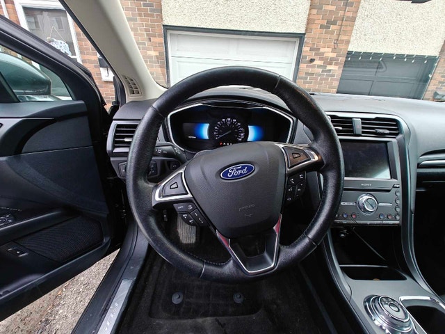 2020 Ford Fusion Hybrid Titanium - No Accidents - Excellent Cond - photo 4