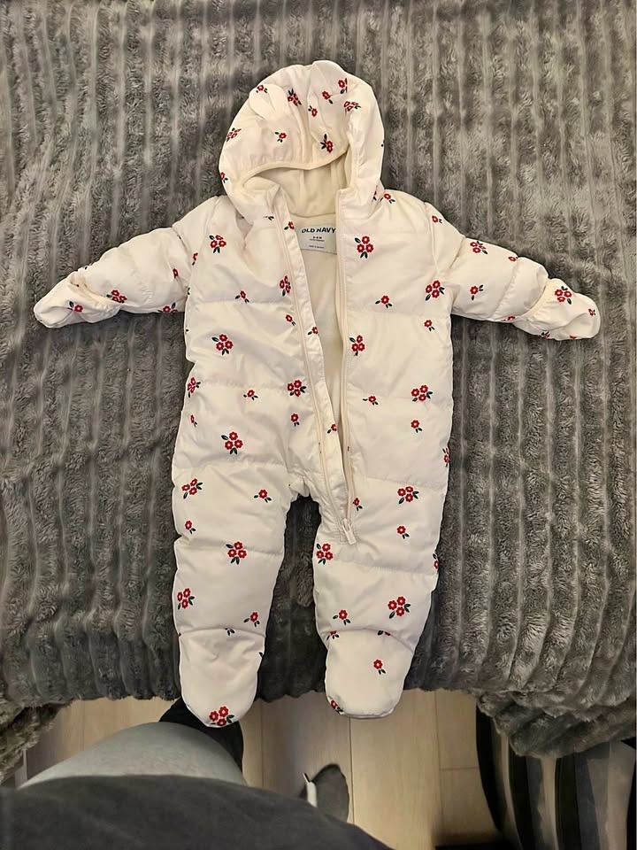 Baby girl snowsuit 3-6m