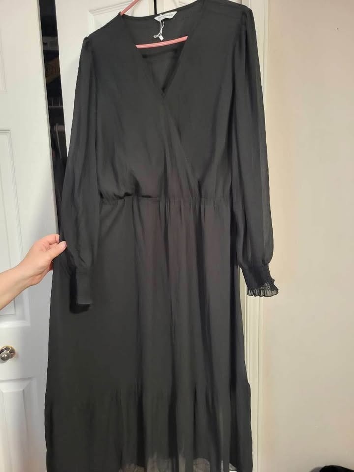Beautiful Womens Dress - photo 2