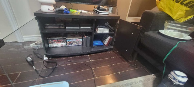 TV Stand and a sturdy 2 tier shelf 🥕