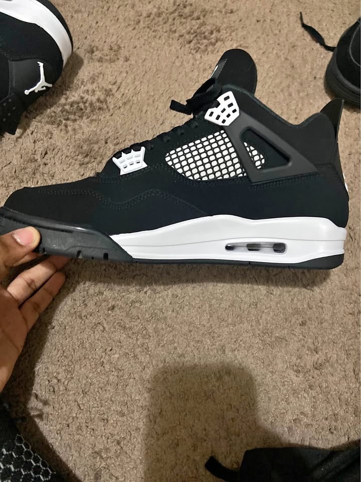 Shoes size 12