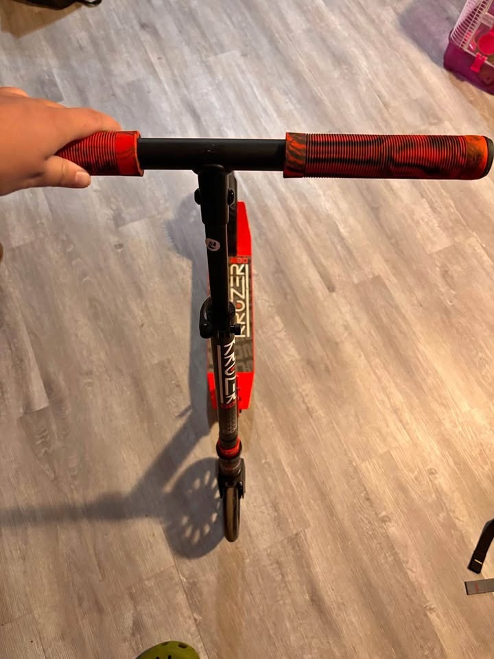 Razor E100 Electric Scooter