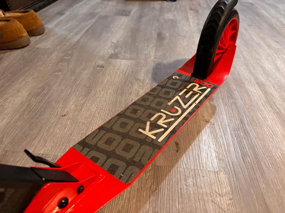 Razor E100 Electric Scooter - photo 2