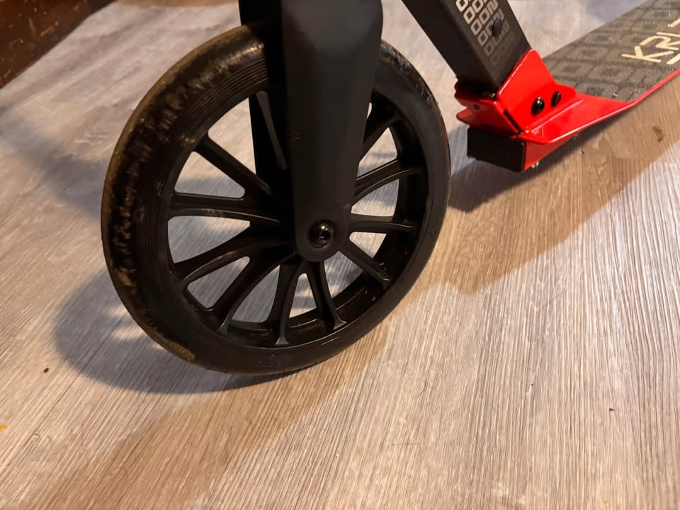 Razor E100 Electric Scooter - photo 3
